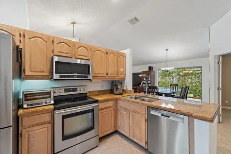 11 Admirals Court Palm Beach Gardens FL 33418