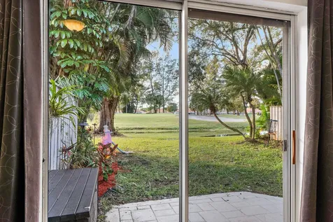 11 Admirals Court Palm Beach Gardens FL 33418