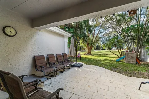 11 Admirals Court Palm Beach Gardens FL 33418