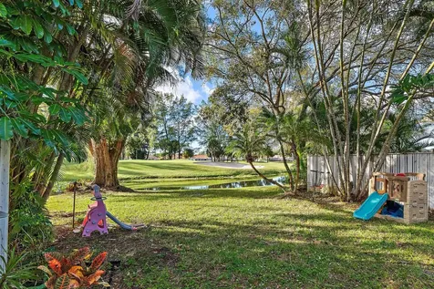 11 Admirals Court Palm Beach Gardens FL 33418