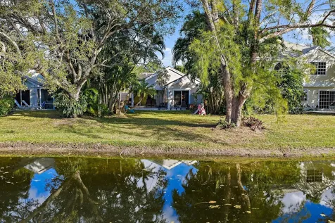11 Admirals Court Palm Beach Gardens FL 33418