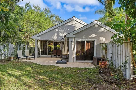 11 Admirals Court Palm Beach Gardens FL 33418