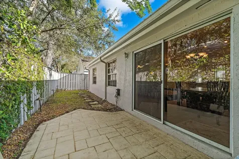 11 Admirals Court Palm Beach Gardens FL 33418