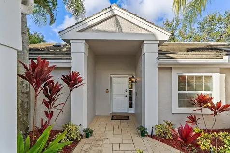 11 Admirals Court Palm Beach Gardens FL 33418