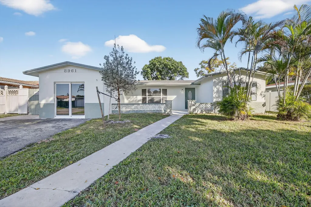 8961 Nw 21st Street Pembroke Pines FL 33024