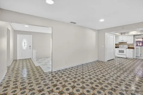 8961 Nw 21st Street Pembroke Pines FL 33024
