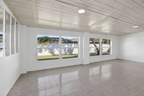 8961 Nw 21st Street Pembroke Pines FL 33024