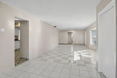 8961 Nw 21st Street Pembroke Pines FL 33024