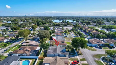 8961 Nw 21st Street Pembroke Pines FL 33024