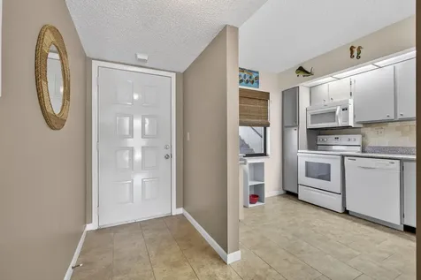 896 N Federal Highway Lantana FL 33462