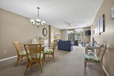 896 N Federal Highway Lantana FL 33462