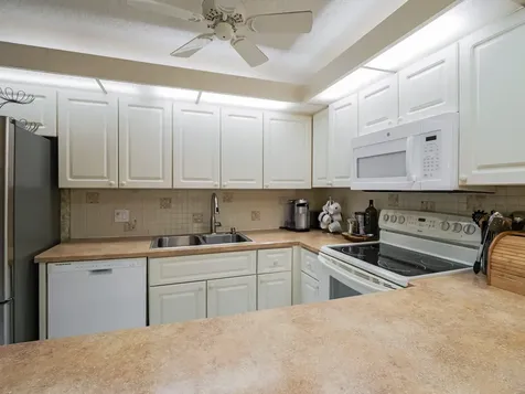 1166 6th Avenue Vero Beach FL 32960