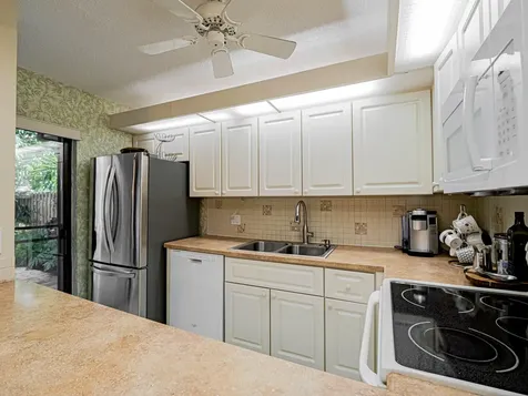 1166 6th Avenue Vero Beach FL 32960