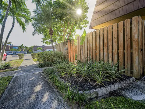 1166 6th Avenue Vero Beach FL 32960