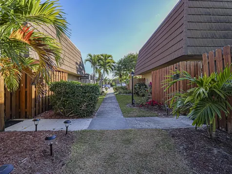 1166 6th Avenue Vero Beach FL 32960