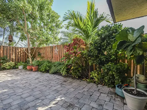 1166 6th Avenue Vero Beach FL 32960