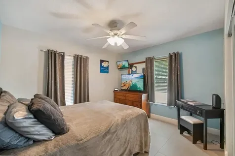 2220 W Pineridge Court Delray Beach FL 33444