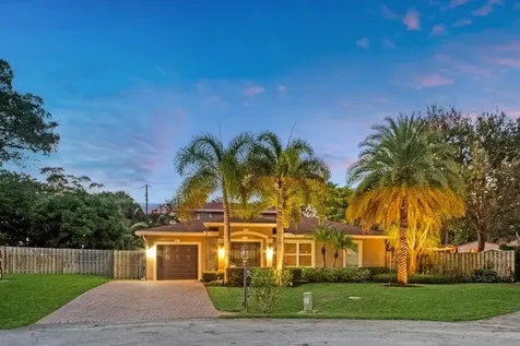 2220 W Pineridge Court Delray Beach FL 33444