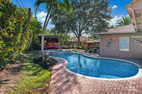 2220 W Pineridge Court Delray Beach FL 33444