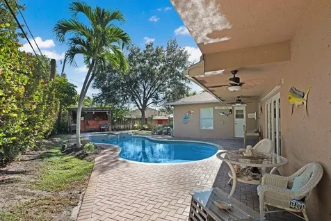 2220 W Pineridge Court Delray Beach FL 33444