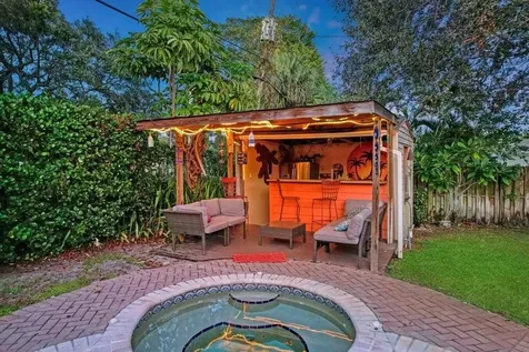 2220 W Pineridge Court Delray Beach FL 33444
