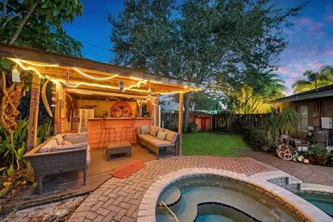 2220 W Pineridge Court Delray Beach FL 33444