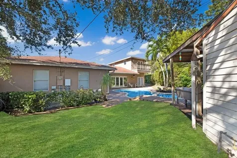 2220 W Pineridge Court Delray Beach FL 33444
