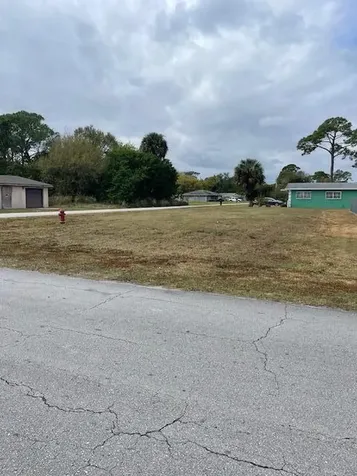 Xxx N 37th Street Fort Pierce FL 34947