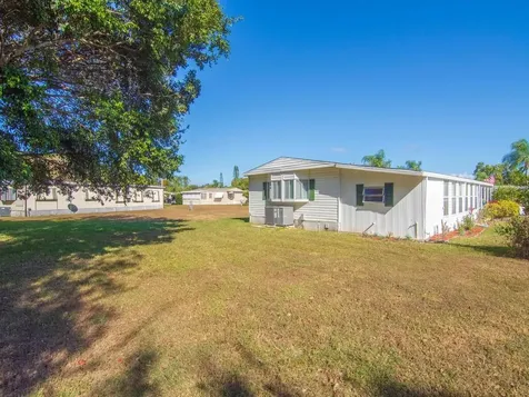 10 Se Iberian Lane Port Saint Lucie FL 34952