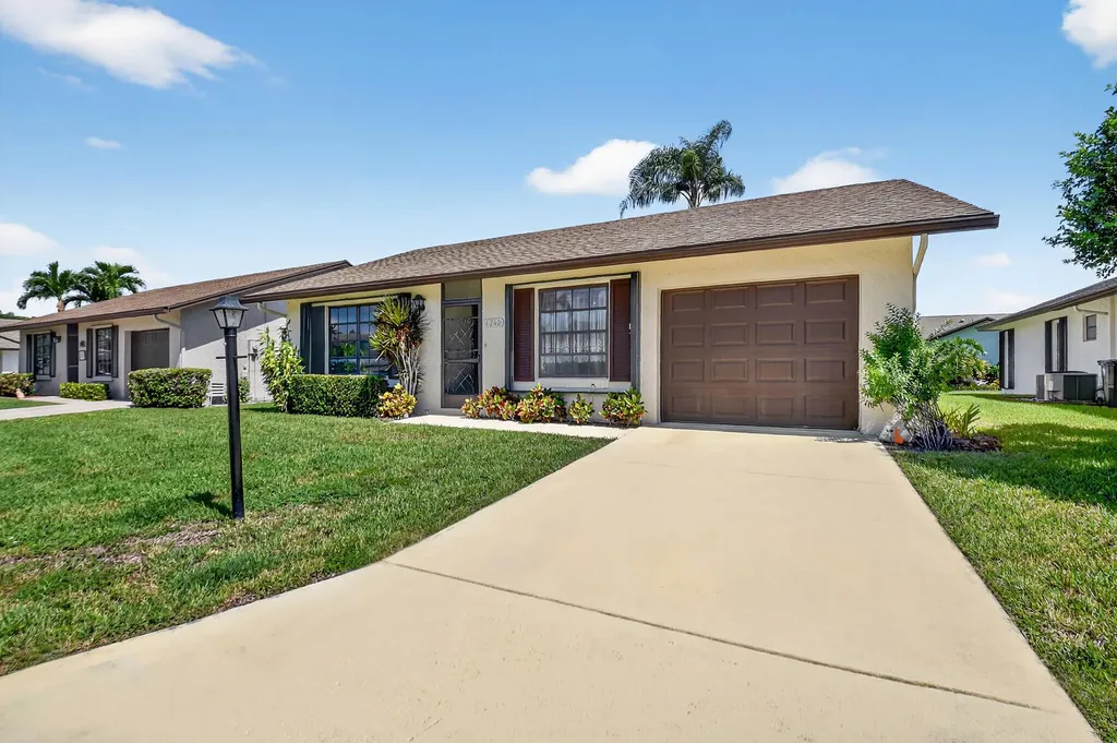 6262 Tall Cypress Circle Greenacres FL 33463
