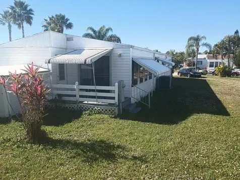 12 Universidad Lane Port Saint Lucie FL 34952