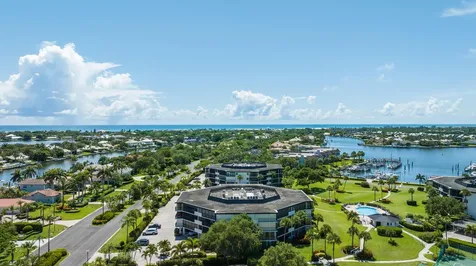 1821 Mooringline Drive Vero Beach FL 32963