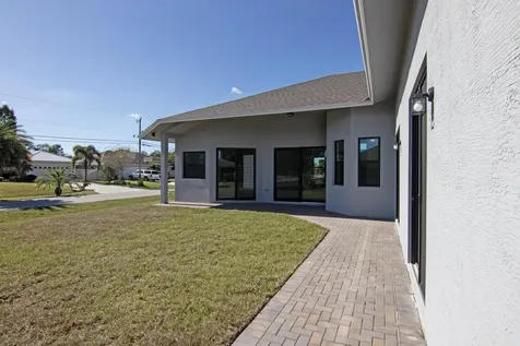 4689 Sw Tacoma Street Port Saint Lucie FL 34953