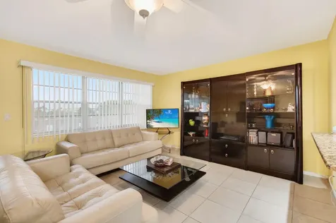 386 Grantham F Deerfield Beach FL 33442