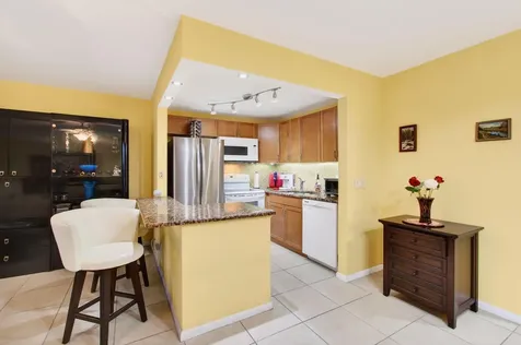 386 Grantham F Deerfield Beach FL 33442