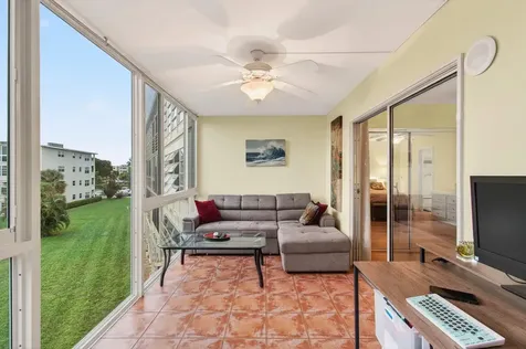 386 Grantham F Deerfield Beach FL 33442