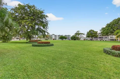386 Grantham F Deerfield Beach FL 33442