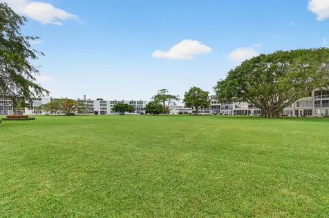 386 Grantham F Deerfield Beach FL 33442