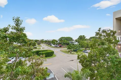 386 Grantham F Deerfield Beach FL 33442