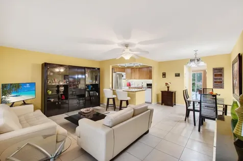 386 Grantham F Deerfield Beach FL 33442
