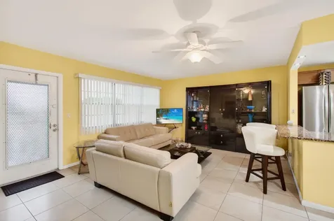 386 Grantham F Deerfield Beach FL 33442