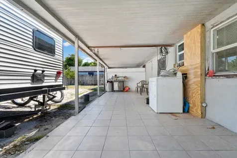 236 SW 14th Street Dania Beach FL 33004