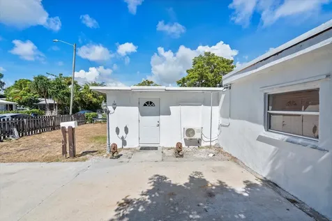 236 SW 14th Street Dania Beach FL 33004