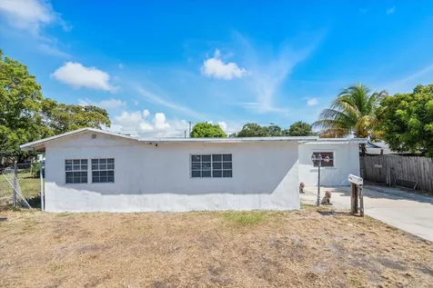 236 SW 14th Street Dania Beach FL 33004