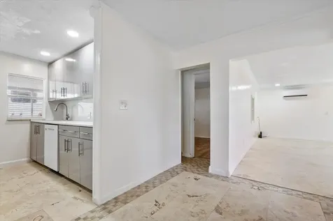 236 SW 14th Street Dania Beach FL 33004