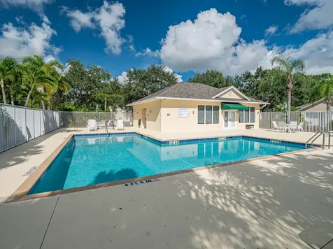679 5th Avenue Vero Beach FL 32962