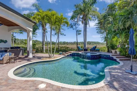 118 Via Quantera Palm Beach Gardens FL 33418