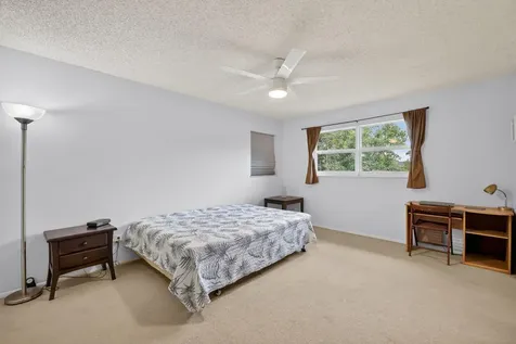2950 Se Ocean Stuart FL 34996