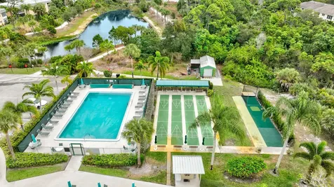 2950 Se Ocean Stuart FL 34996