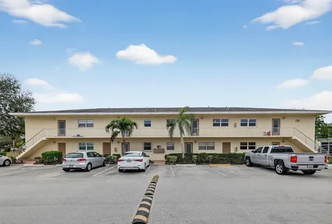 2950 Se Ocean Stuart FL 34996